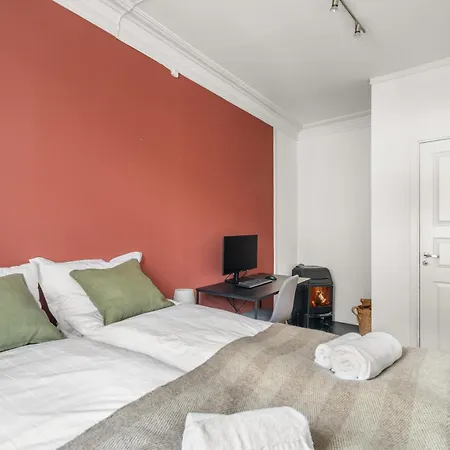 Colorful - Right Next To Grieghallen! Appartement *